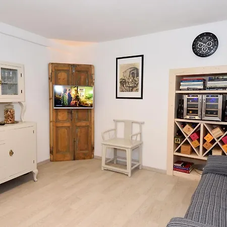Pescallo Apartment *